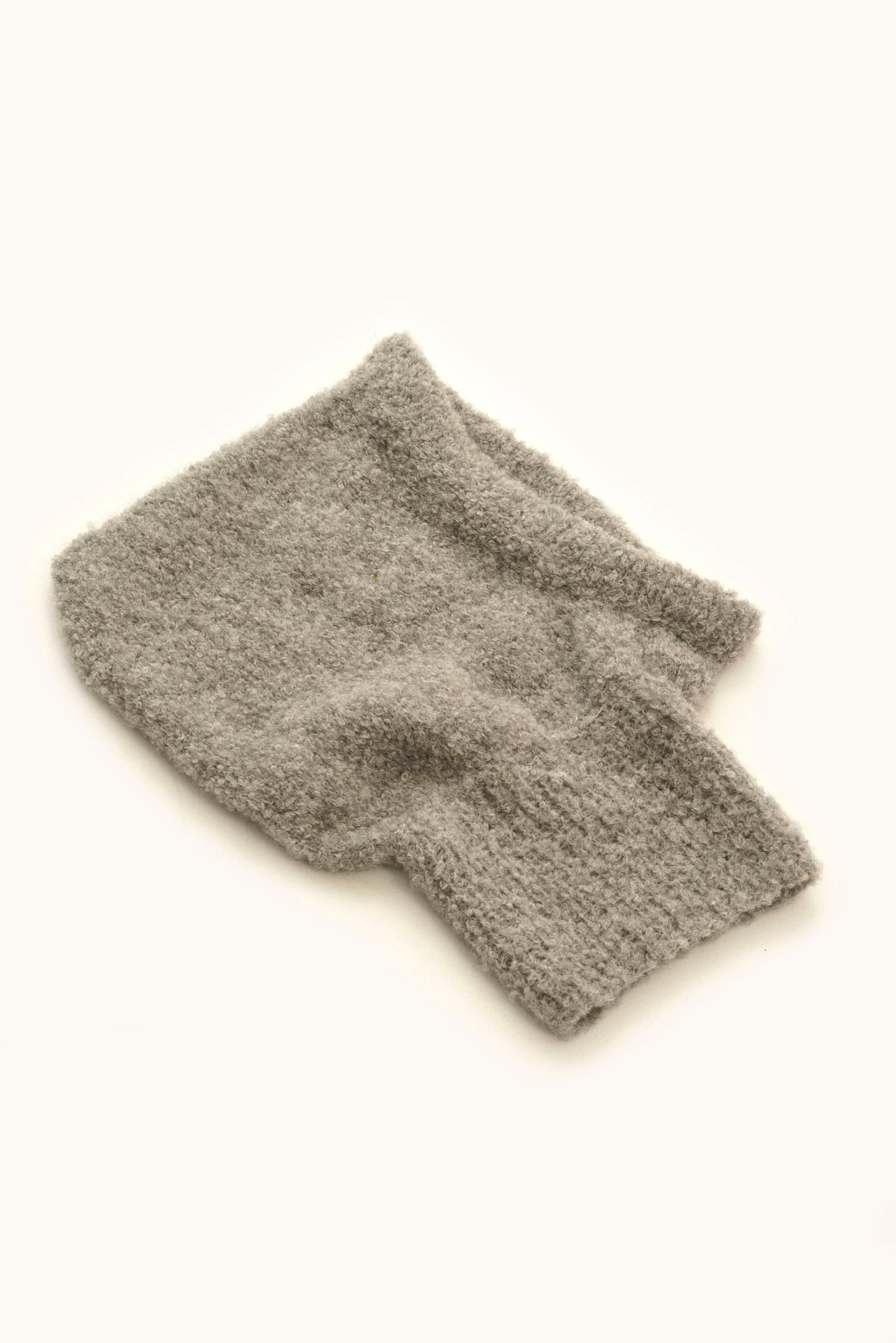 Kaptur Boucle Knitted Hoodie