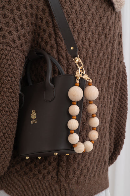 Brelok Rączka z Drewnianych Korali