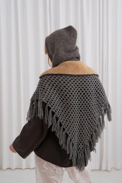 Duża Chusta Szydełkowa z Frędzlami